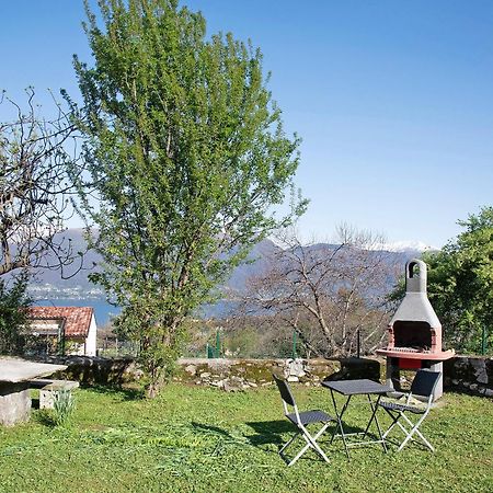 La Vecchia Torre Appartement Porto Valtravaglia Buitenkant foto