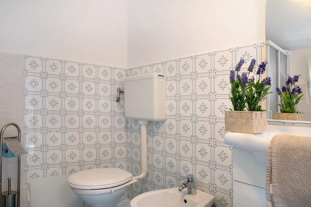 La Vecchia Torre Appartement Porto Valtravaglia Buitenkant foto