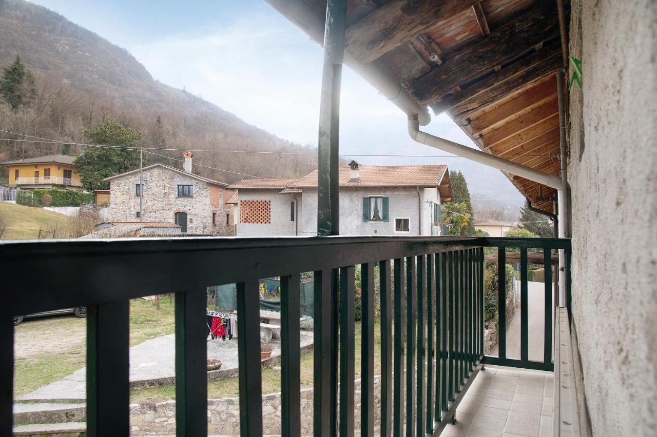 La Vecchia Torre Appartement Porto Valtravaglia Buitenkant foto