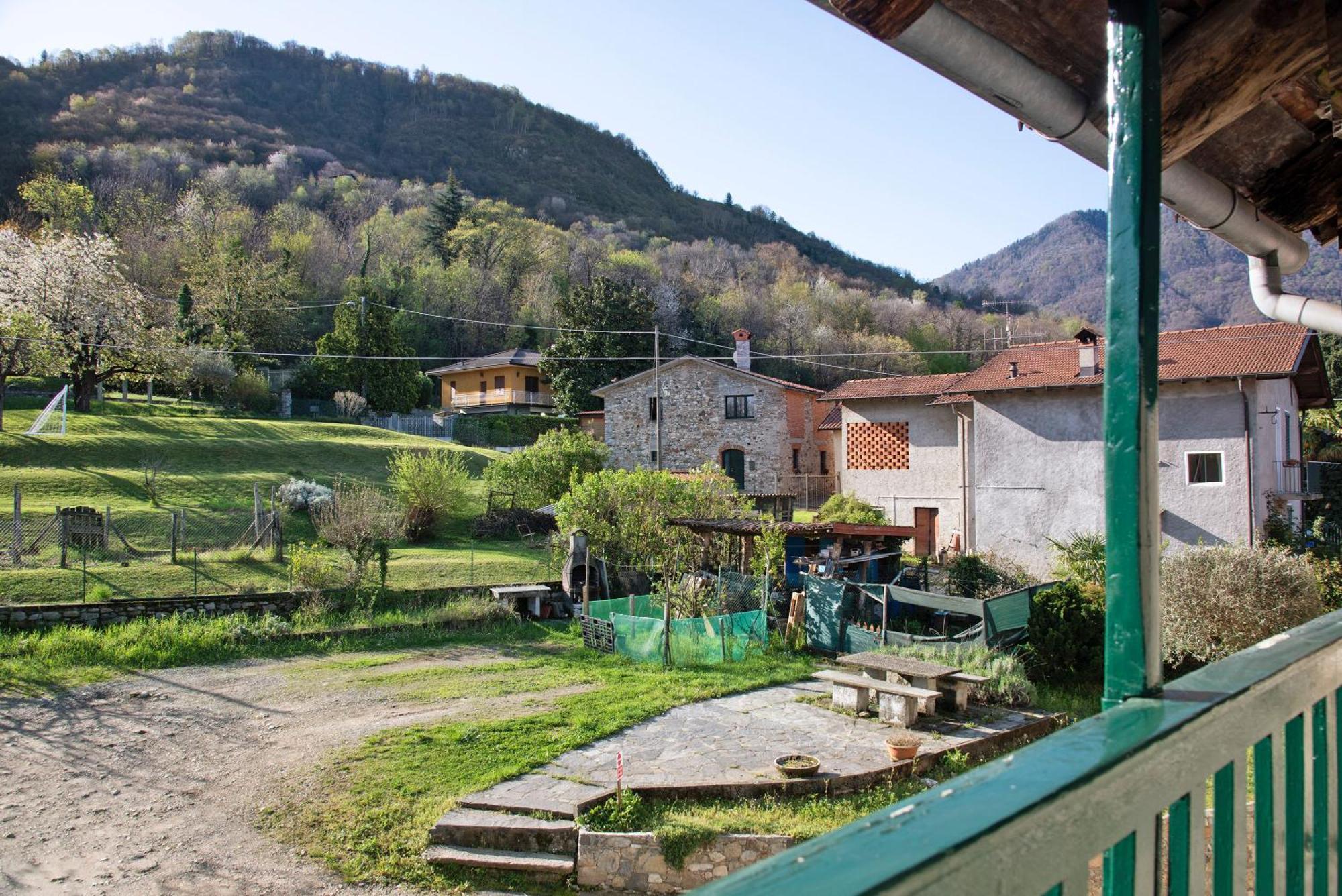 La Vecchia Torre Appartement Porto Valtravaglia Buitenkant foto