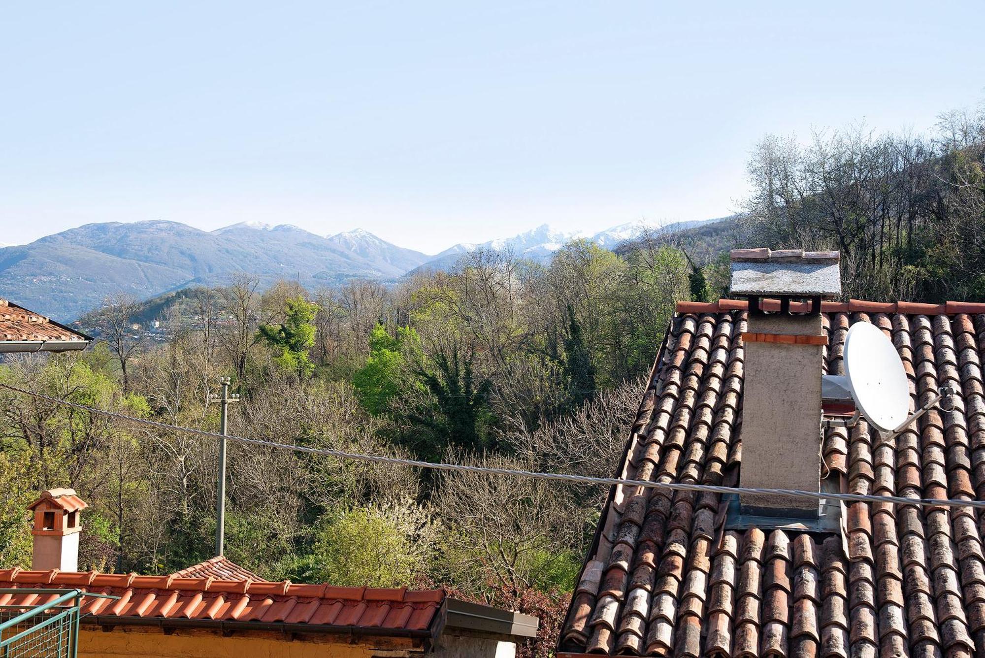La Vecchia Torre Appartement Porto Valtravaglia Buitenkant foto